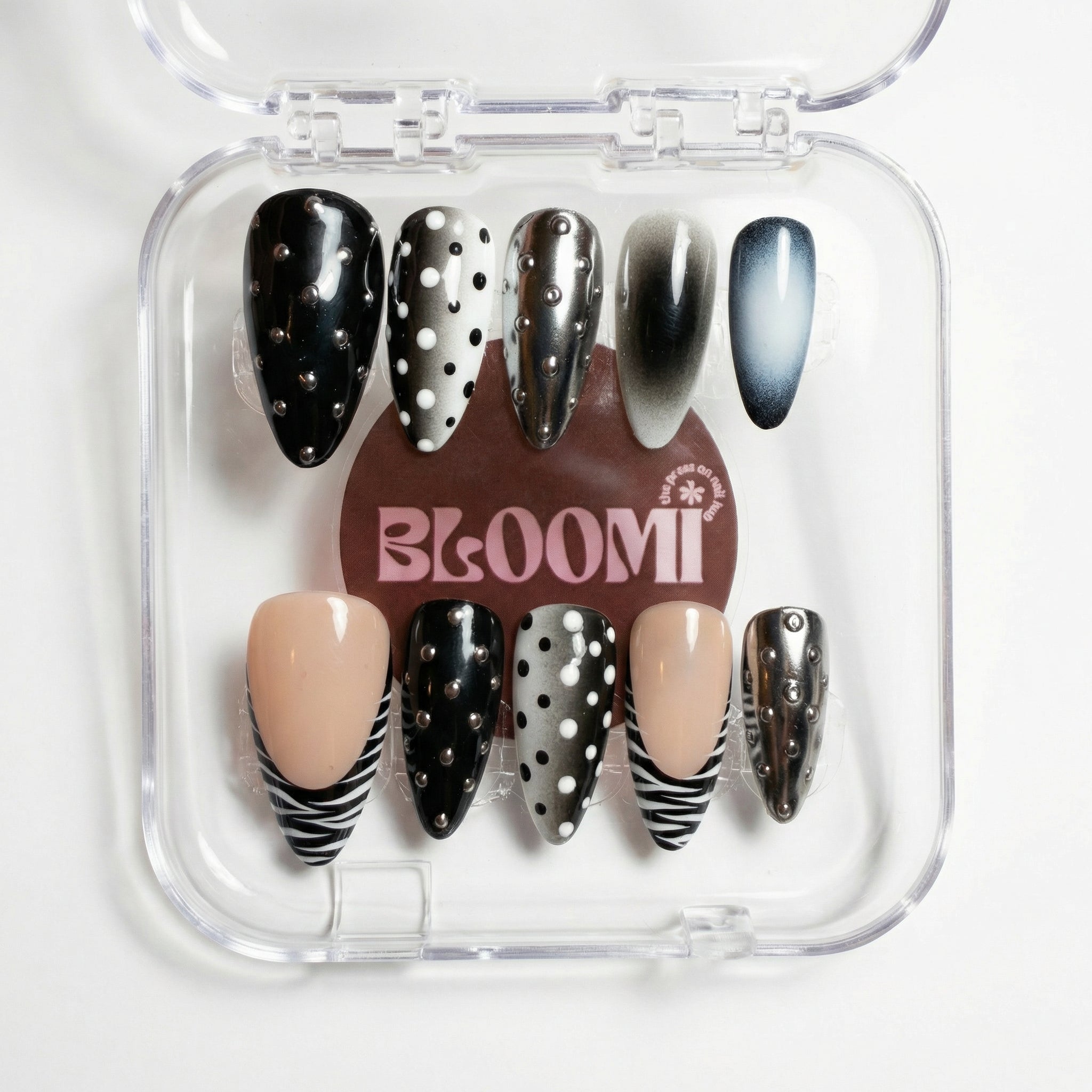 Mono Studs